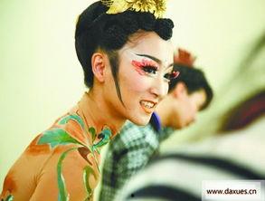 杨舞个人资料简介,舞动人生，艺术与生活的完美融合